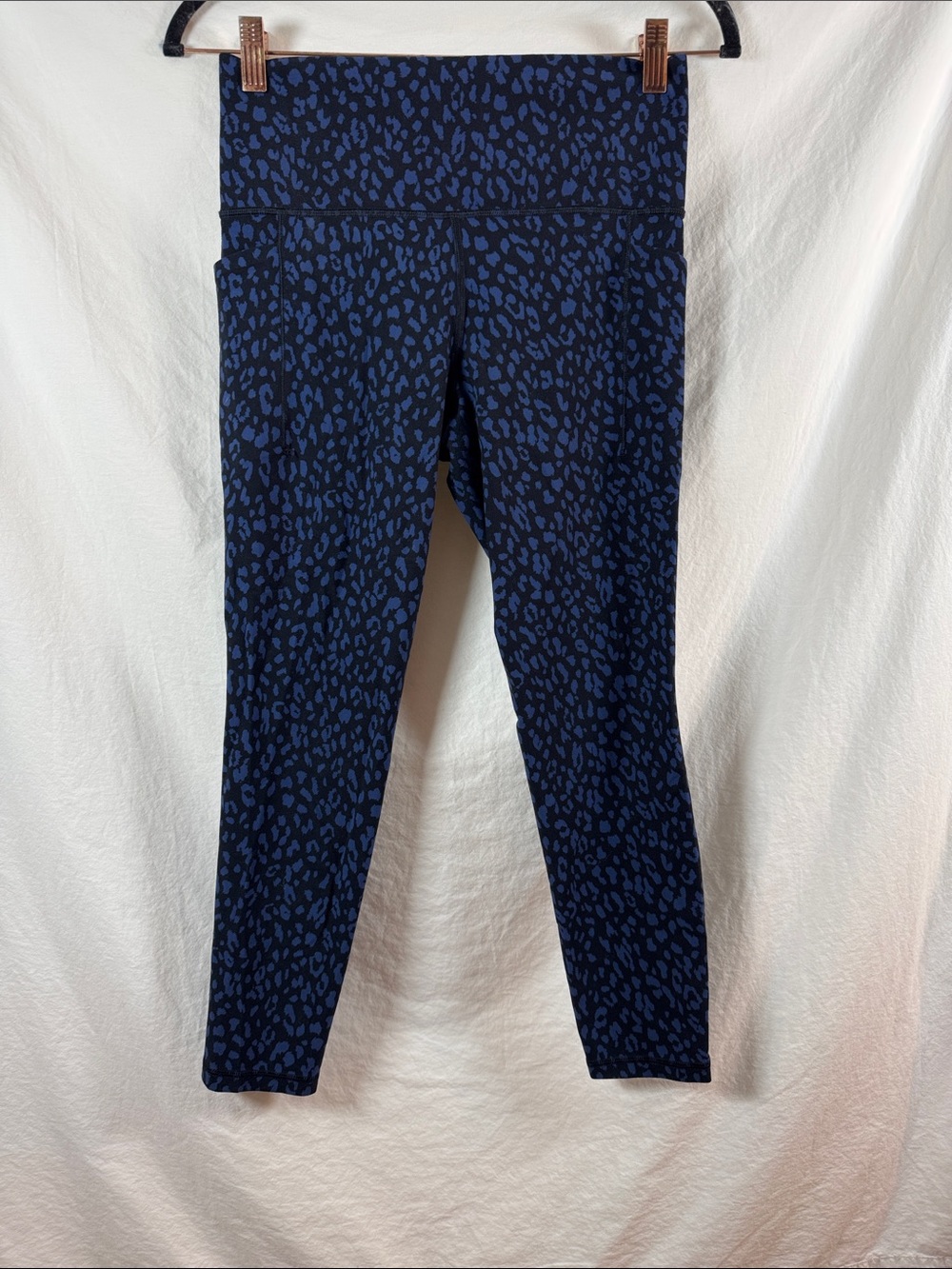 Athleta Salutation Stash Pocket II 7/8 Tight Medium